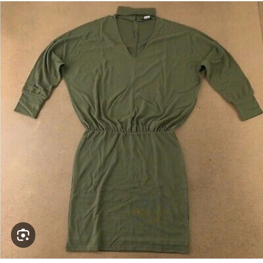 VENUS Green V-Neck Sheath Dress with Dolman Sleeves